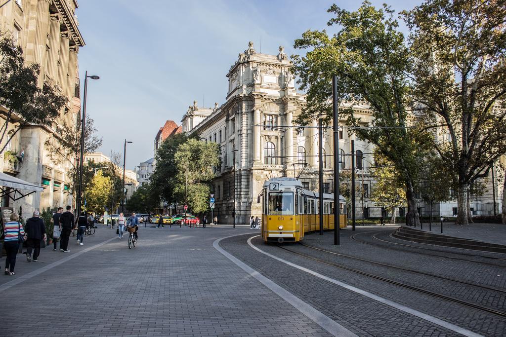 Home At Parliament Budapest Exterior photo