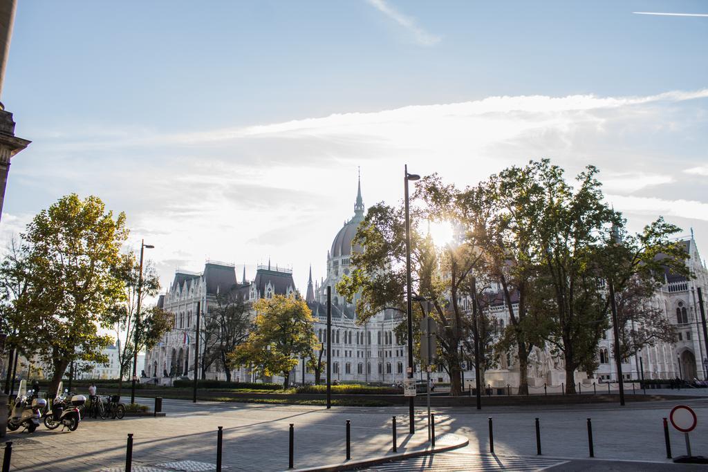 Home At Parliament Budapest Exterior photo